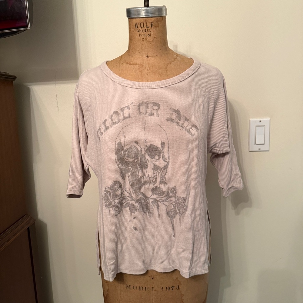 Y2K Chaser Ribbed Skull Roses Graphic Top